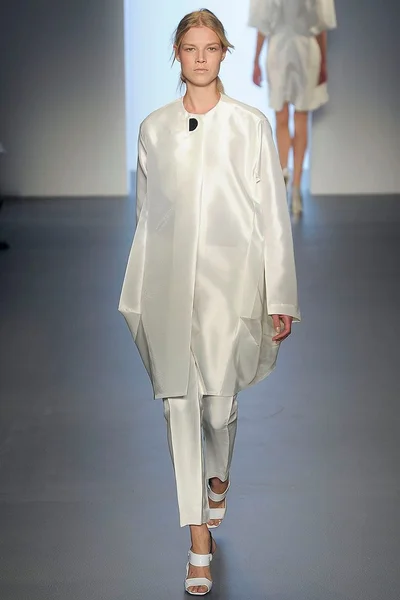 Look 8